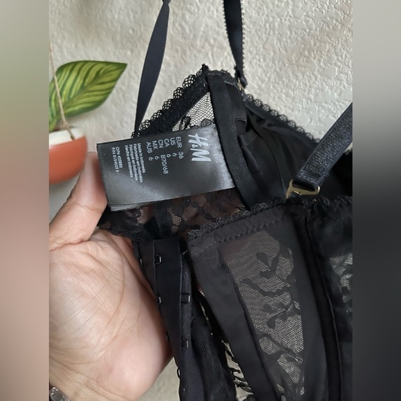 H&M Lace bustier with balconette bra corset - Picture 3 of 3